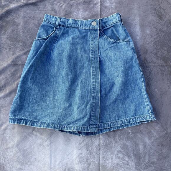Women's Vintage 80's Orvis Light Blue Jean Denim Shorts Skirt Sz 8P (26 Waist) - Picture 1 of 7